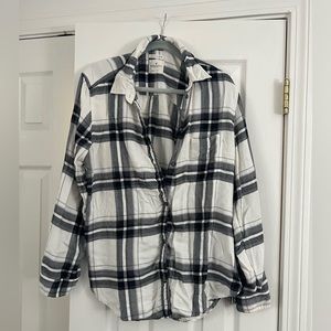 American Eagle black and white, super soft flannel